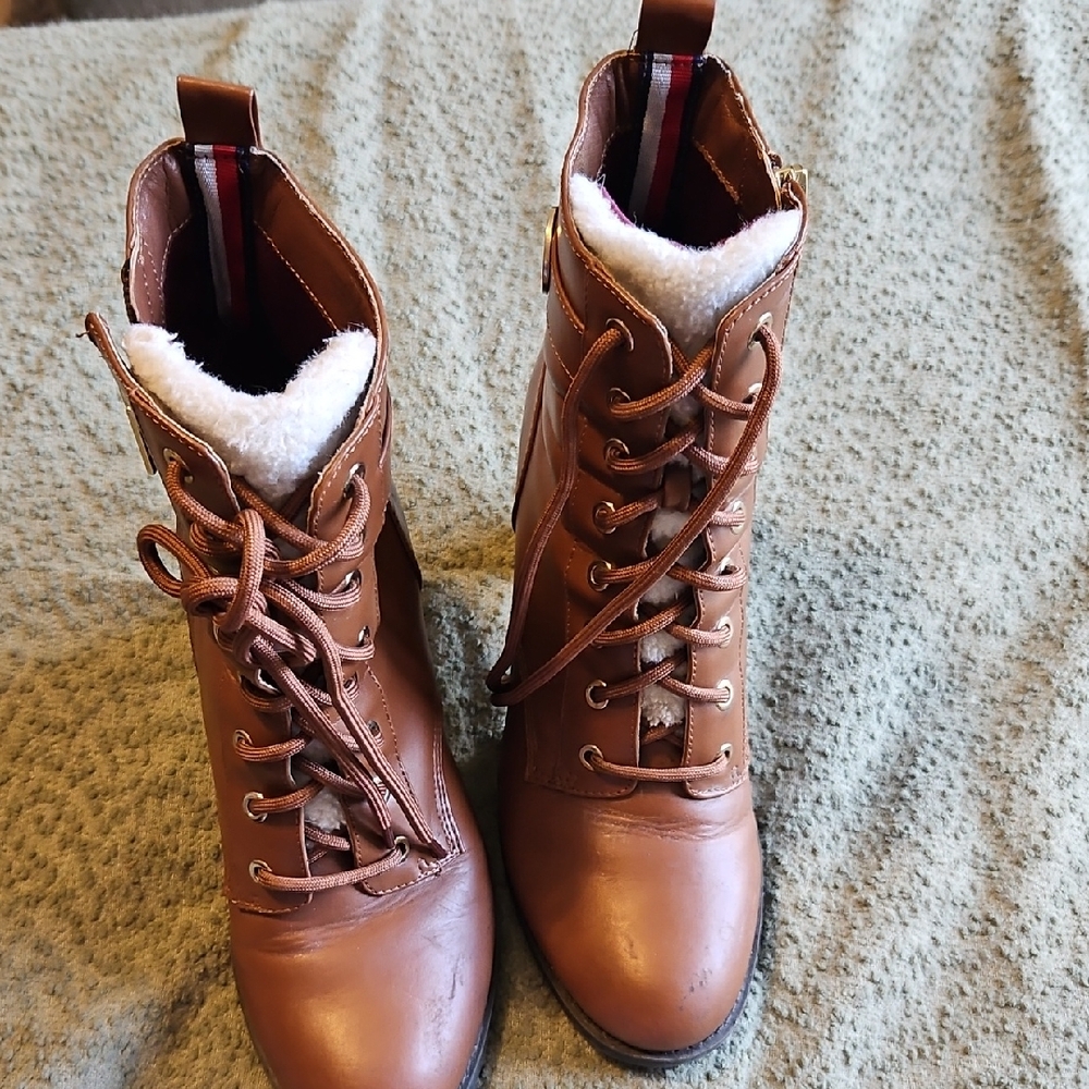 Tommy Hilfiger Tan Lace-Up Women's Boots